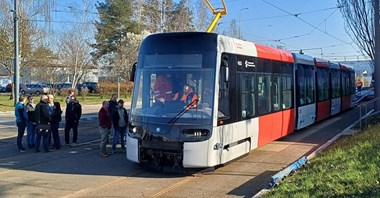 Pierwszy nowy tramwaj Škody na praskich torach