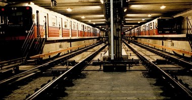 Metro Warszawskie wozi pasażerów od 30 lat. Od uruchomienia sieć urosła czterokrotnie [historia]