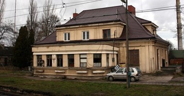 Nieczynne dworce Tarczyn i Puszcza Mariańska trafią do gmin? 