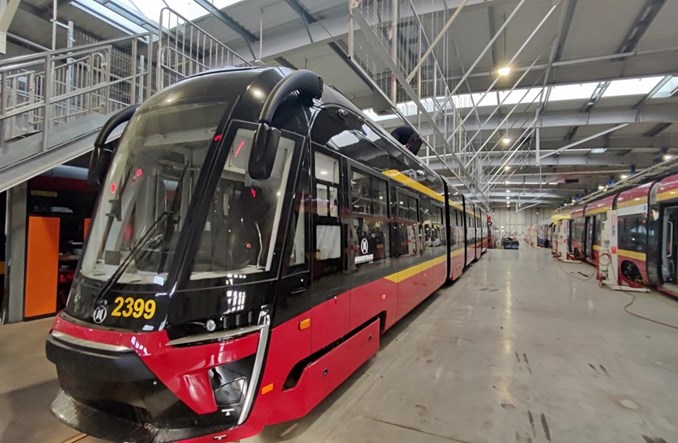 Łódź. Pożar w zajezdni MPK, zapalił się jeden z tramwajów