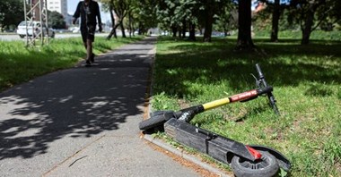 Hulajnogi wciąż niebezpieczne – 5 ofiar śmiertelnych w 2024 roku