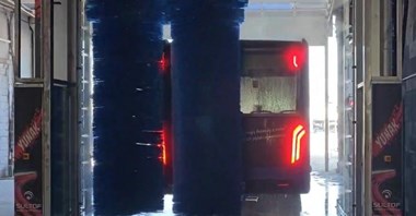 Nowa myjnia autobusowa w bazie firmy MOBILIS w Krakowie- mycie pół- przejazdowe