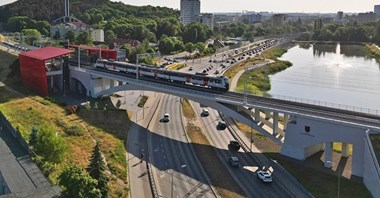 Planowanie na papierze, chaos w terenie. Jak przestrzeń sabotuje transport zbiorowy?