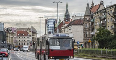 Bezpłatna komunikacja w Noc Muzeów 2025. Na wrocławskie ulice wyruszą zabytkowe pojazdy