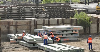 Warszawa. Nowy Plac Zawiszy dotarł do stolicy koleją
