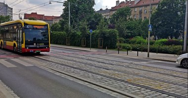 Wrocław. Torowisko na Pomorskiej ma dopiero rok, a już trzeba je naprawiać