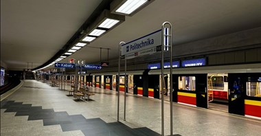 Pociągi wróciły na linię metra M1