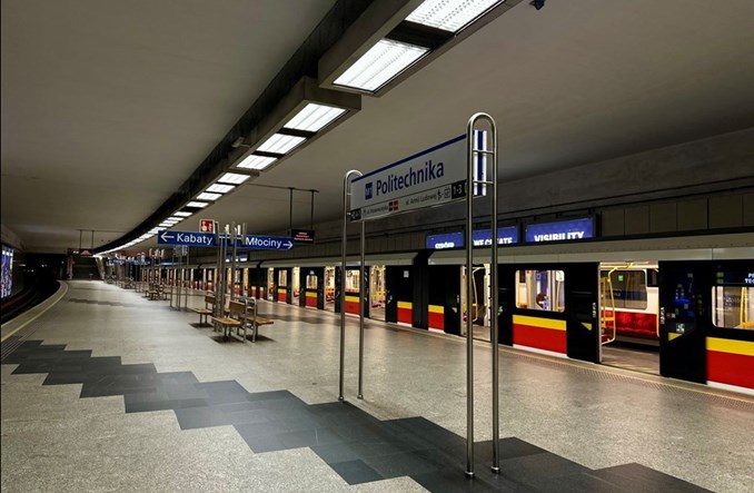 Pociągi wróciły na linię metra M1