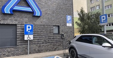 ALDI i Greenway inwestują w elektromobilność – w planach nowe stacje DC
