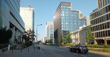 Ulica Grzybowska w Warszawie wypięknieje