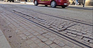 Łódź. Ulica Cmentarna do naprawy, tramwaje MPK na objazdach