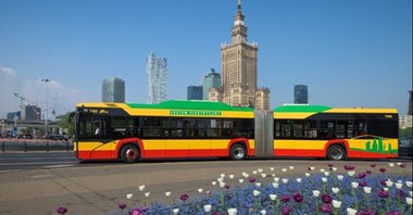 Kobiety i cudzoziemcy za kółkiem. Kto prowadzi autobusy w Warszawie?