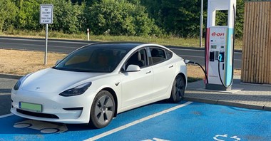 Bateria w elektryku po latach? Arval pokazuje twarde dane z 8 krajów