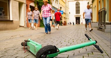 Zielona Góra. Zdarzenia z udziałem hulajnóg rosnącym problemem
