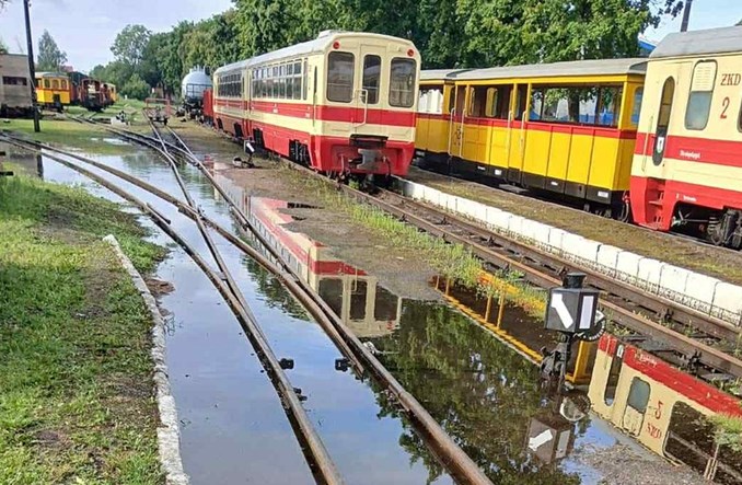 Żuławska Kolej Dojazdowa zatopiona. Ruch wstrzymany do odwołania 