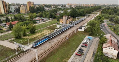 Śląskie: 220 nowych miejsc parkingowych przy stacjach