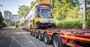 PESA naprawia Swingi Tramwajów Warszawskich 