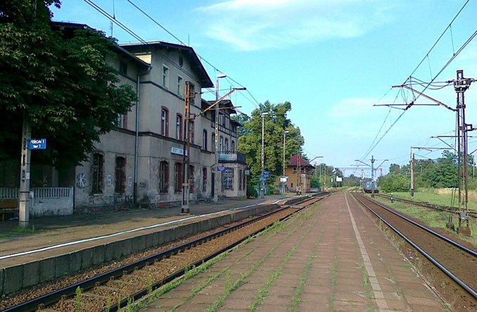 Dworzec w Ząbkowicach Śl. do remontu, w Rudzińcu – dla gminy 