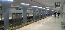 Warszawa. Chciał wepchnąć kobietę pod nadjeżdżający pociąg metra 
