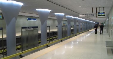 Warszawa. Chciał wepchnąć kobietę pod nadjeżdżający pociąg metra 