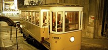 Katastrofa kolejki Glória w Lizbonie. Zmiażdżony wagon, kilkudziesięciu zabitych