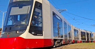 Halle (Saale) z pierwszym nowym tramwajem Tina w ruchu 