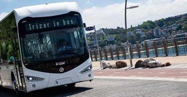 Bielsko-Biała podpisuje dwie nowe umowy na 16 autobusów elektrycznych