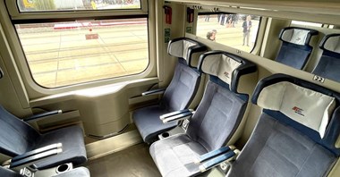 Jaki jest nowy wagon FPS H. Cegielski dla PKP Intercity? (Zdjęcia)