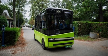 Testy autonomicznego minibusa na Cmentarzu Osobowickim we Wrocławiu