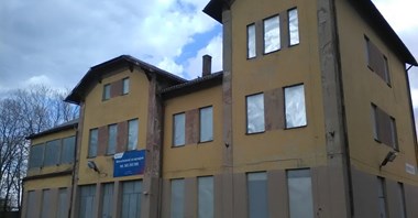Końskie: Dworzec poza programem inwestycyjnym. Nie ma drogi dojazdowej 