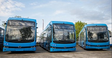 Pierwsze elektryczne autobusy przegubowe dotarły do Budapesztu