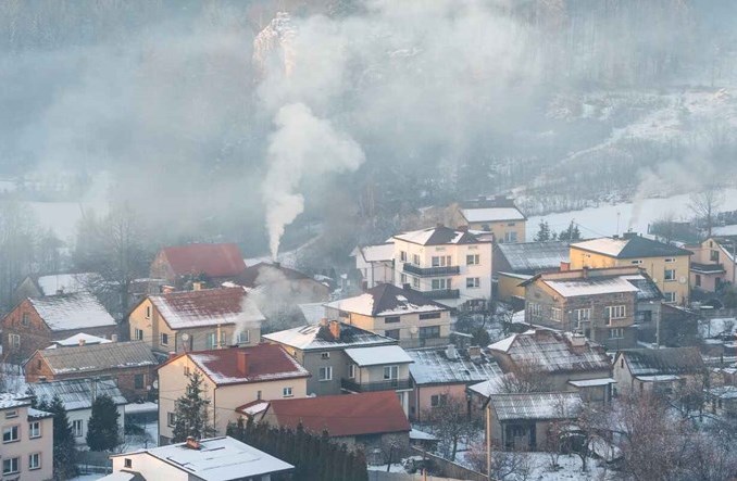 Smogowi rekordziści 2024. Smog rośnie, w czołówce małe miasta