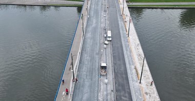 Kraków. Tramwaje na moście Grunwaldzkim jeszcze w październiku