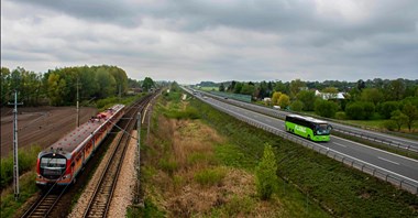 KOLEO i FlixBus łączą siły. Wspólny bilet kolejowo-autobusowy w jednej aplikacji