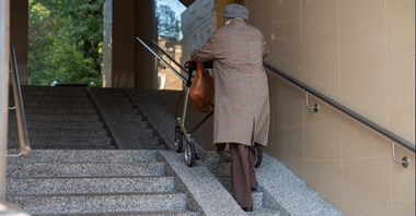 Test empatii miasta: seniorzy na pieszym audycie stolicy Test empatii miasta: seniorzy na pieszym audycie stolicy