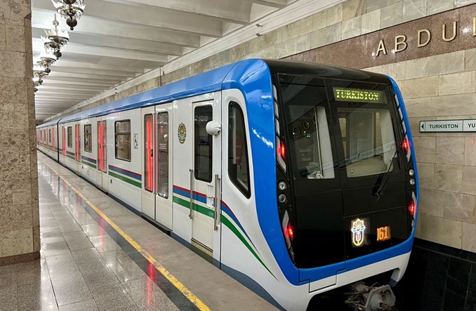 Taszkent. Metro to atrakcja turystyczna 