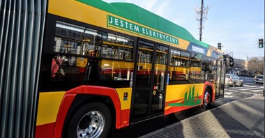 Warszawa szuka operatora 50 przegubowców do obsługi przewozów na 10 lat
