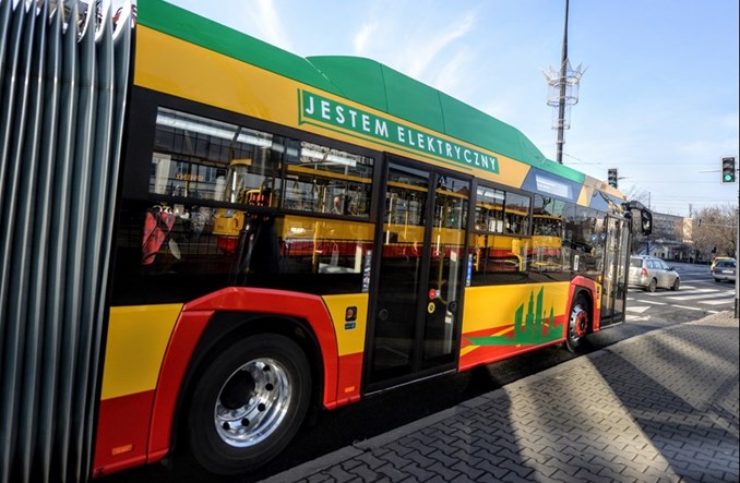 Warszawa szuka operatora 50 przegubowców do obsługi przewozów na 10 lat