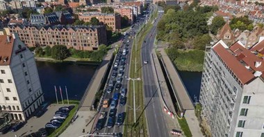 Przebudowa torowiska na Podwalu Przedmiejskim i mostu nad Starą Motławą - są oferty