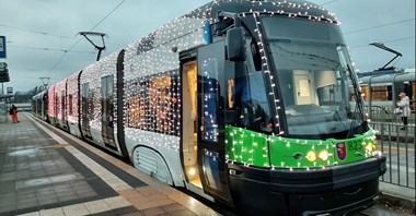 Świąteczne tramwaje znów rozświetlą zimowe wieczory na ulicach Szczecina