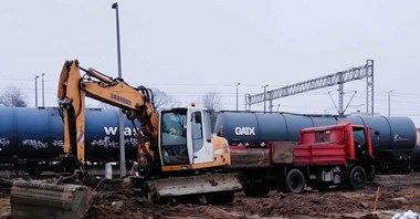 PLK budują parking przesiadkowy w Koluszkach