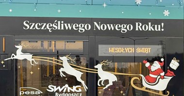 Na tory Bydgoszczy wyjechał nowy, świąteczno-mikołajkowy tramwaj Swing