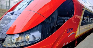 Pierwszy pociąg SKM po generalnym remoncie już na warszawskich torach
