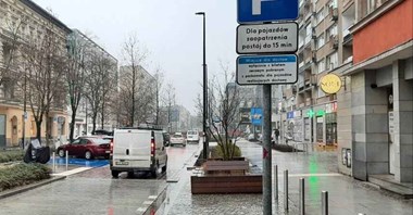 Szczecin. Dodatkowe oznakowanie miejsc dla dostawców w strefach płatnego parkowania