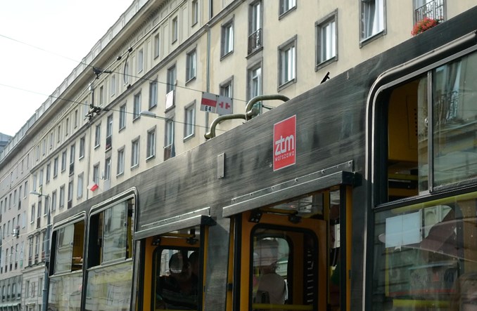 Kontrolują Kartę Warszawiaka. ZTM: Wszystko zgodnie z prawem