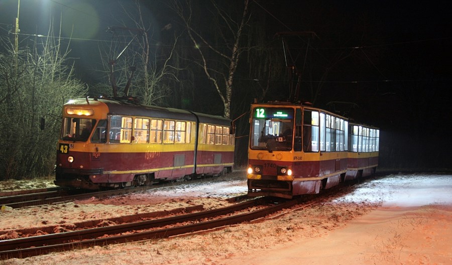 Łódź: nadeszła kolejna fala cięć w rozkładach Łódź: nadeszła kolejna fala cięć w rozkładach