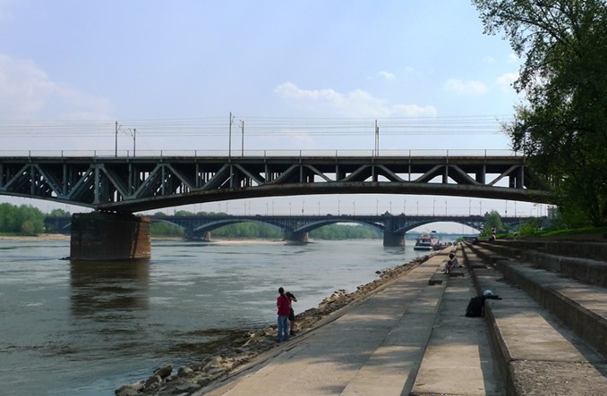 Warszawa i Poznań: Dwa miasta, dwa spojrzenia na rzekę