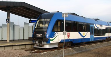 Pierwszy pociąg na lotnisko Szymany zderzył się z jeleniem