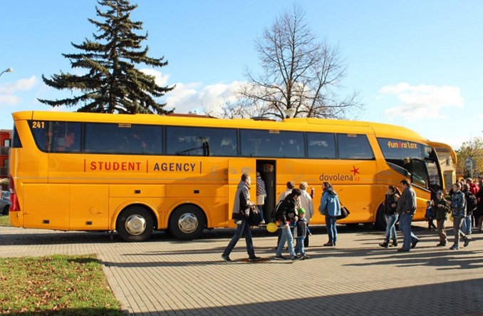 RegioJet dojedzie do Warszawy. Ale autobusem