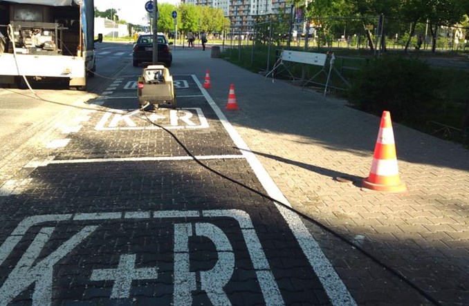 Warszawa wdraża strefy dla podrzucających Pocałuj i Jedź
